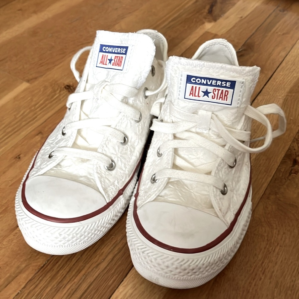Converse All star white size 6, flowered design in white(see pic) , adorable
